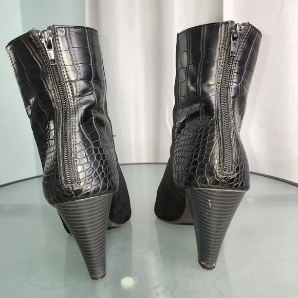 New Directions Black Suede Alysse Stacked Heel Pointed Toe Boot  Sz 9.5 - Picture 4 of 7